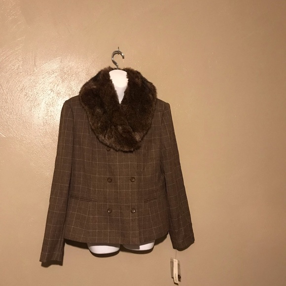 Amanda Smith Jackets & Blazers - 🔥Price Drop 🔥Amanda Smith tan blazer 18